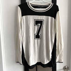 BANANA REPUBLIC BLACK/CREAM "JERSEY" W/ #7 ON FRONT